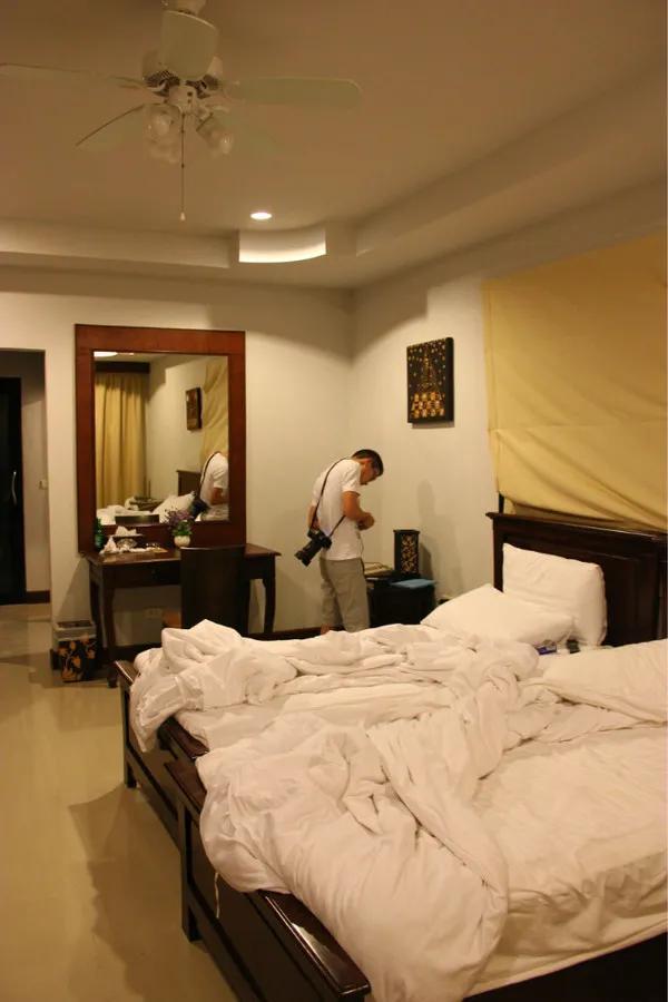 夫妻开宾馆要两个人的身份证吗,非夫妻关系的男女同住酒店,违法吗?