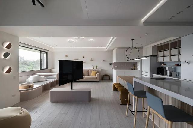 哇喔，反传统设计！屋内漂浮一座座猫屿，成为笑声满满的亲子猫宅