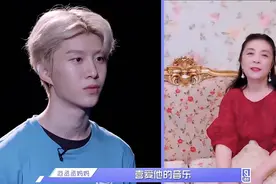 范丞丞妈妈曝光，俩人五官极其相似！网友：这一看就是亲生的图片