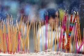 为什么说香灰水不能随便用？里面门道不少，沉香灰十分珍贵图片