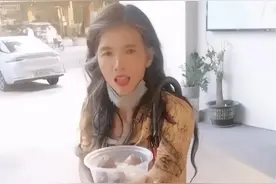 广东：女子精神恍惚走在街头，五官精致长发飘飘，担心她被人骗走图片