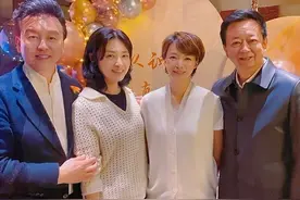 周涛董卿张泽群朱军罕见同框，周涛还是这么美，朱军沧桑了很多图片