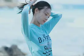 李一桐美图，泳装第一次看见图片