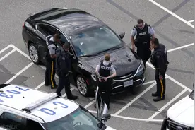 家人被警察带走了，该怎么办？图片