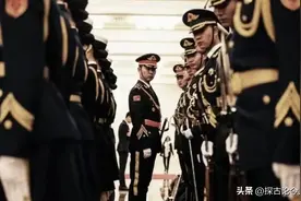 全球军费排名前十的国家，第十第九携手限制中国，第三让人意外图片