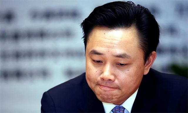 苏宁的时代悲歌:熬倒国美,见证京东崛起,电商时代遭遇滑铁卢