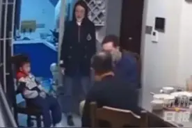 鲁某打5岁孩子事件最新后续！已被刑拘，家人下跪道歉视频流出图片