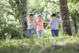 眼睛突然出现闪光感是什么问题？图片