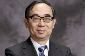 从药厂技术员到“中国药神”，他如何创建市值5000亿的医药帝国？图片