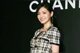大S瘦下来好靓，穿包臀裙前凸后翘真有料，笑容都变自信不少图片
