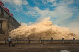 三峡大坝的寿命究竟有多久？当初投资的2000亿，如今收回了多少？图片