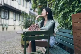 十八岁的爱情老师图片