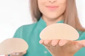 隆胸所用的假体都有哪些区别图片