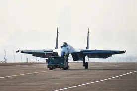 临近年末赶紧上分，歼15弹射版正式曝光，综合判断弹射飞鲨已量产图片