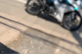 摩托车手机支架你会选择吗？图片