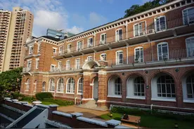 选爱丁堡大学还是港大？图片