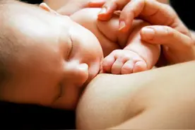 哺乳后乳房干瘪下垂怎么回事？图片