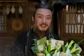 《长相思》躲过演技天花板的杨紫，却被63岁打酱油的他惊艳图片