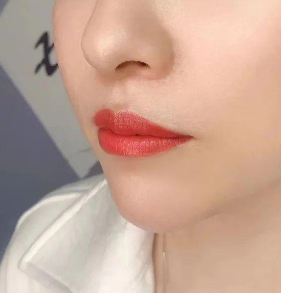 纹唇和漂唇多少钱一次,纹唇和纹眉一样吗?