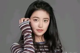 酷似林青霞的小芈月长大了，20岁颜值出众，与妈妈同框似姐妹图片