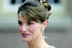 18年王室生活，12对珍珠耳环，莱蒂齐亚对珠宝的品味和衣品一样好图片