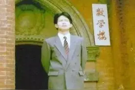 北大寒门博士王永强，赴美留学20年不回家，母亲病重也不管，为何图片