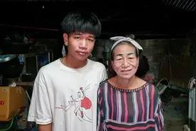 泰国19岁男孩和56岁离异女子订婚，轰动整个泰国图片