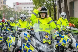 佛山首批女铁骑亮相！她为了梦想历经上百次摔倒……图片