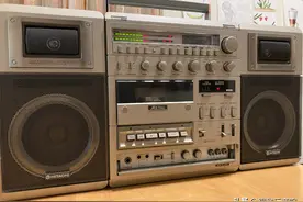 这款日立 TRK-9900E 收录机是80年代初的便携式技术的巅峰之作之一图片