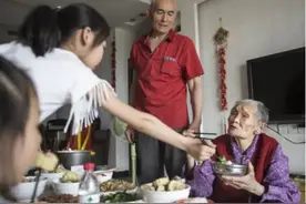 想知道子女有没有孝心，从吃饭就能看出来，各个都是一针见血！图片