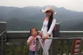 女子捆绑俩女儿投河溺亡，前夫处于关机状态，女子同学发声：她结婚10余年没办酒席没拍婚纱照，很少买化妆品图片