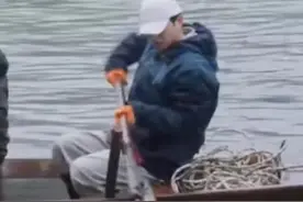 下雨路滑，能见度还低！行车到底开不开双闪灯？速看图片