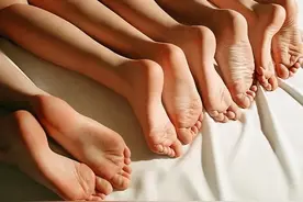 女人寿命长不长，看脚就能知晓吗？不妨自查你的脚有这4个特征吗图片