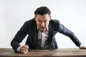 做了好事没好报？图片