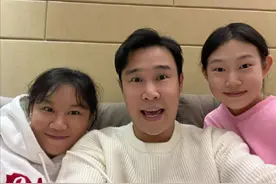 小沈阳全家罕同框，37岁沈春阳疑似暴瘦变化大，女儿渐渐长开图片