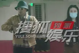 段奕宏与日籍妻同框！女方身材凹凸有致撞脸甘比，买奢侈品不差钱图片