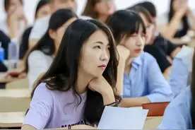 大学里的“潜规则”，导员只会暗示大家，无知的新生难免会吃亏图片