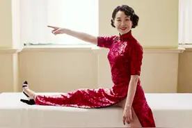 别再吹白瘦幼审美了！看看许晴的臀景甜的腰，这才是“风情万种”图片