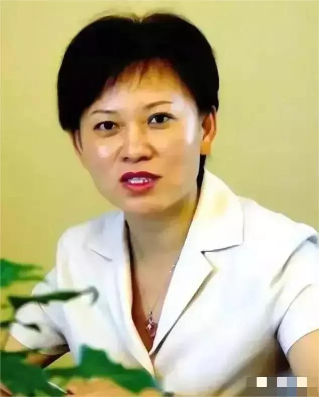 这位女市长利用职权大肆受贿，包养小鲜肉，她是谁？