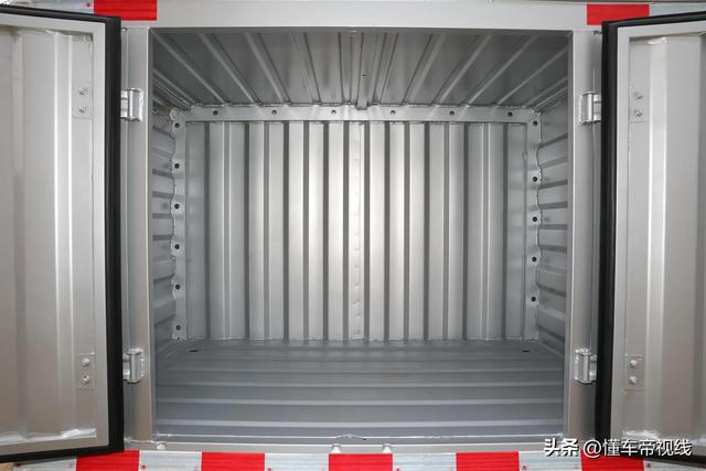 新车 | 取代货运电动三轮车？快递“神器”五菱E10到店实拍