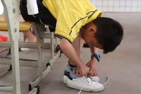 央视多次的曝光“毒童鞋”！伤肾脏、可使儿童性早熟，家长需谨慎图片