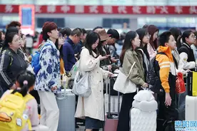 【图集】带着满满的收获，国庆旅筑游客返程图片