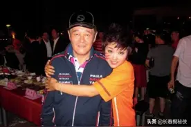 揭秘：娇娇咋进的本山传媒，猜猜她称赌钱输掉七八亿的前夫又是谁图片