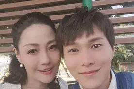 56岁TVB女星凭反派火出圈，称已单身8年，身边有二十多岁追求者图片