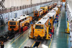 交广会客厅｜夏季检修，为机械车“强身健体”图片