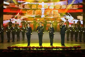 此刻，他们叫响“三个坚决”的口号！图片