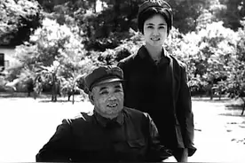 76年许世友在韶山喝酒，女儿上前耳语，许世友脸一变：这次不喝了图片