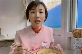 央视主持人欧阳夏丹，三年前突然销声匿迹，如今成网红露面惹热议图片