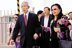 为报恩嫁老板，婚后才知其已有妻子，养大5子后放弃百亿家产离开图片