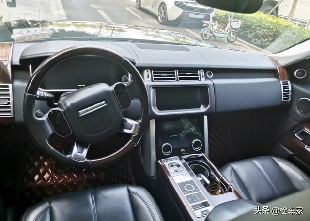 二手路虎行情崩塌！这辆百万级的路虎揽胜如今花50万捡漏值不值？